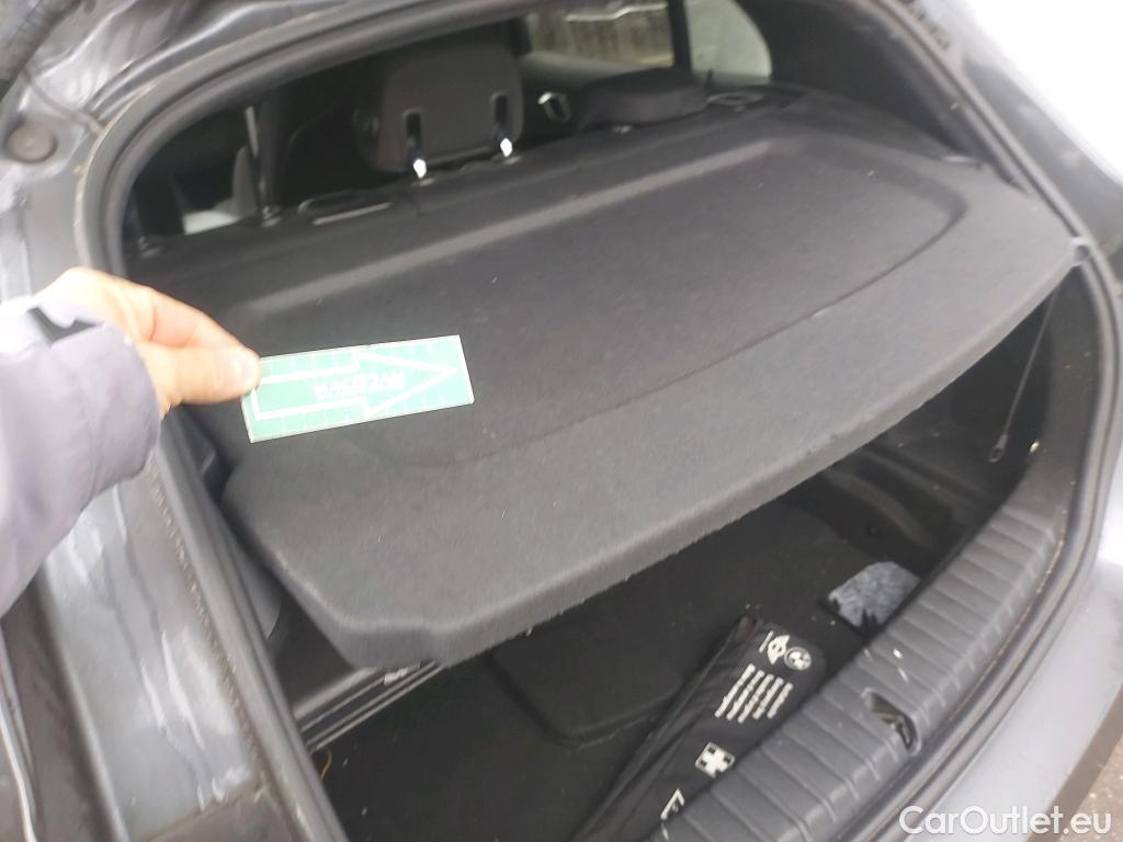  Bmw  Serie 1 BMW  / 2019 / 5P / berlina con portón 118i #1