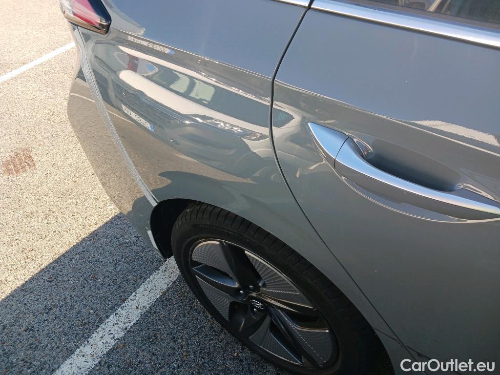  Hyundai   Ioniq HYUNDAI / 2019 / 5P / berlina con portón 1.6 GDI HEV Tecno DCT #9