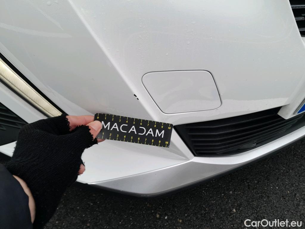  Peugeot  2008 PEUGEOT  / 2019 / 5P / todoterreno Allure BlueHDI 81kW (110CV) #27