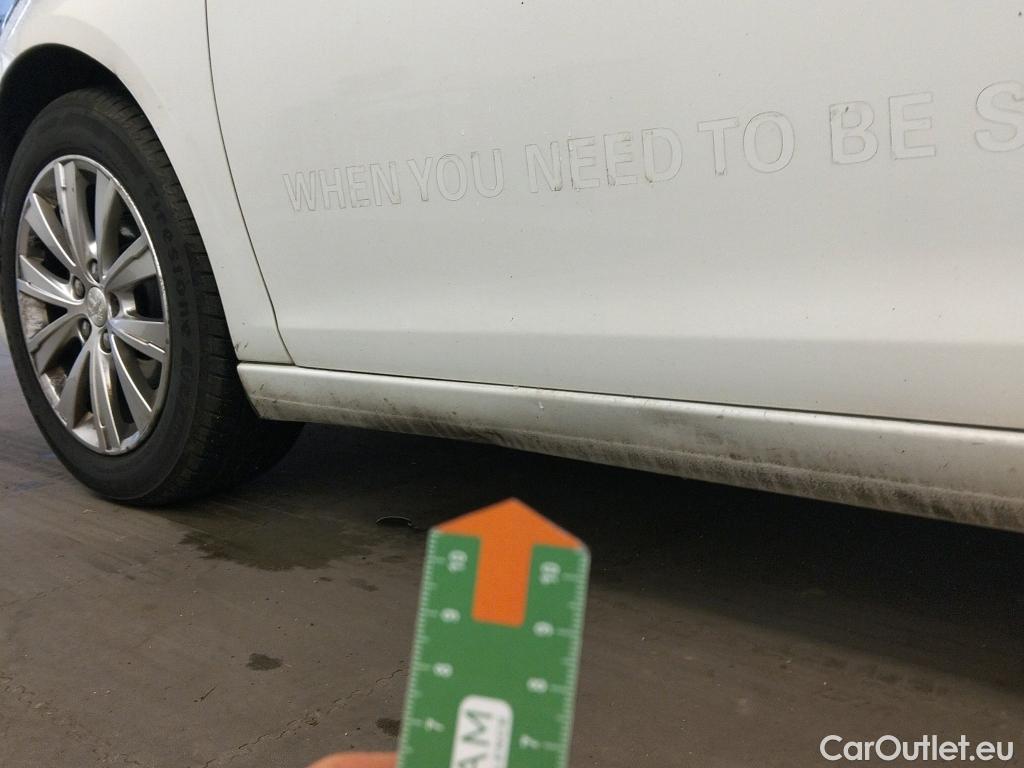  Peugeot  308 PEUGEOT  / 2017 / 5P / berlina con portón 5P Style BlueHDi 100 S&S 6 Vel. MAN #10