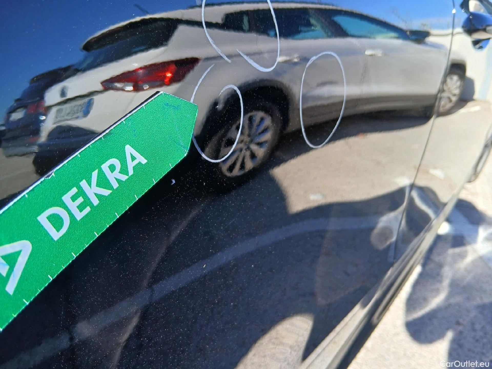  Mercedes  E-Klasse MERCEDES-BENZ Clase E / 2020 / 2P / coupé Coupé E 220 d 4MATIC #17