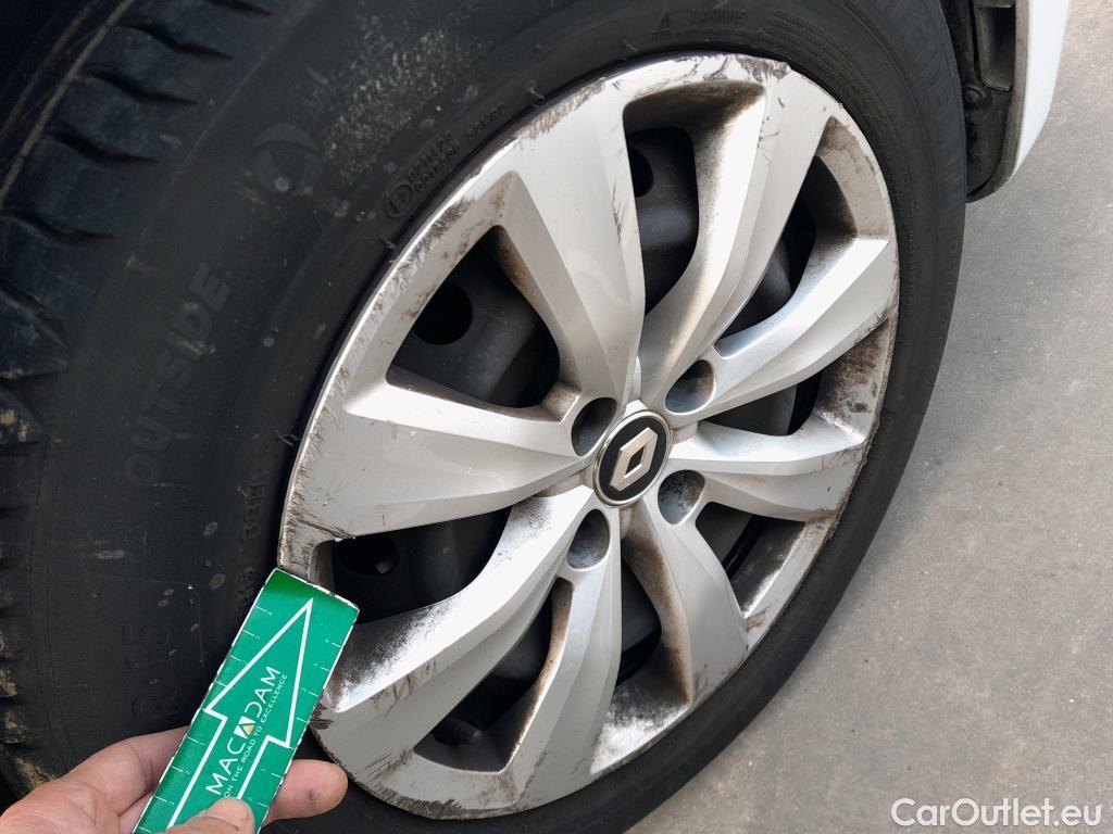  Renault  Clio RENAULT  / 2019 / 5P / berlina con portón Business TCe 74 kW (100CV) GLP #18