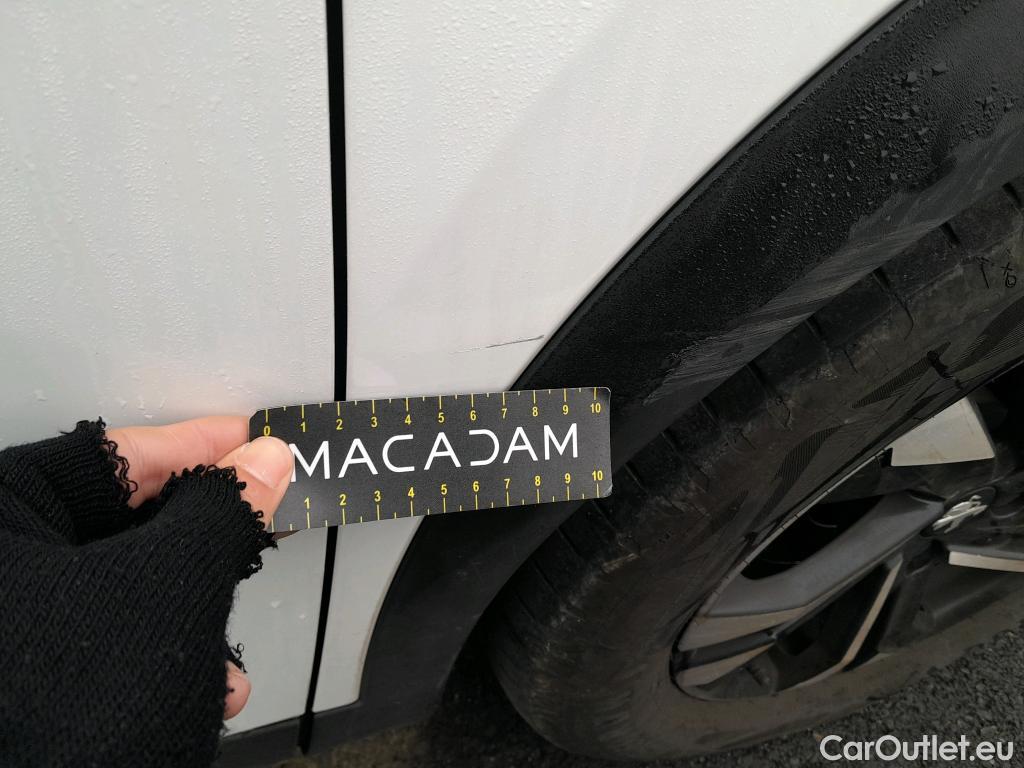  Peugeot  2008 PEUGEOT  / 2019 / 5P / todoterreno Allure BlueHDI 81kW (110CV) #20