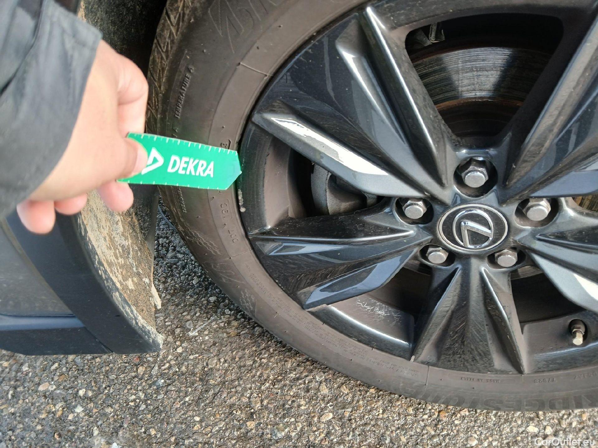  Lexus  UX LEXUS  / 2018 / 5P / todoterreno 2.0 250h Business Navigation (CX) #20