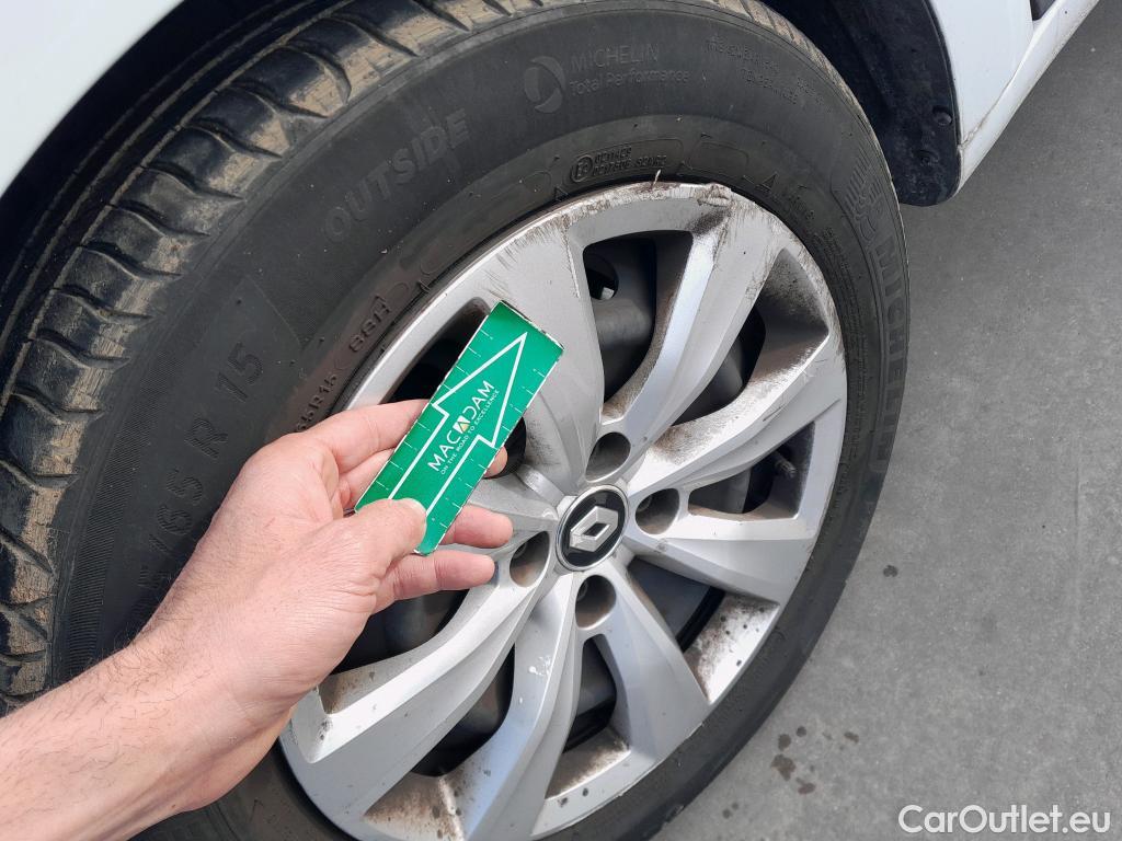  Renault  Clio RENAULT  / 2019 / 5P / berlina con portón Business TCe 74 kW (100CV) GLP #14