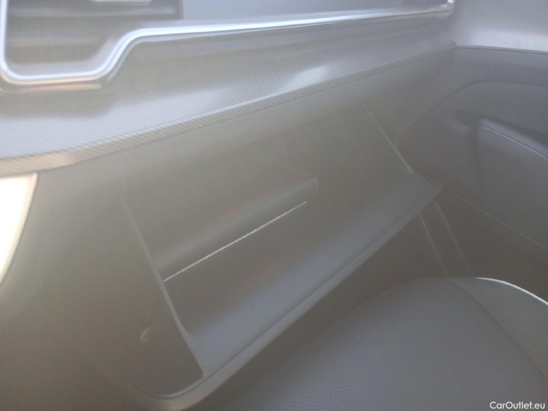  KIA  Sportage KIA  / 2022 / 5P / todoterreno 1.6 T-GDi HEV 171kW (230CV) GT-line 4X2 #1