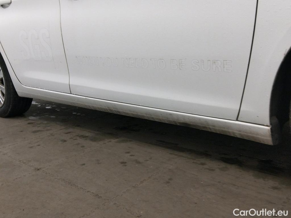  Peugeot  308 PEUGEOT  / 2017 / 5P / berlina con portón 5P Style BlueHDi 100 S&S 6 Vel. MAN #7