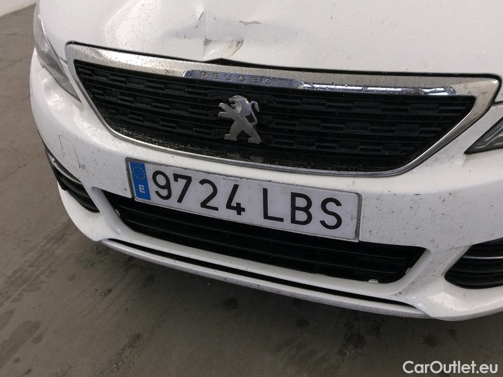  Peugeot  308 PEUGEOT  / 2017 / 5P / berlina con portón 5P Style BlueHDi 100 S&S 6 Vel. MAN #34