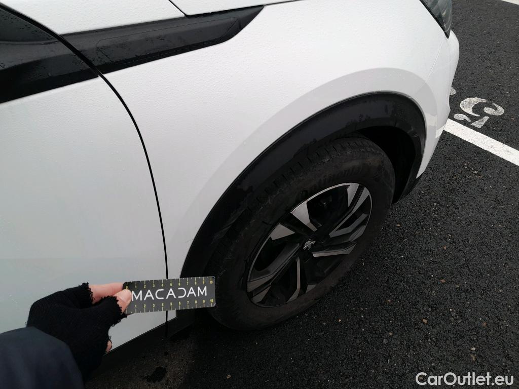  Peugeot  2008 PEUGEOT  / 2019 / 5P / todoterreno Allure BlueHDI 81kW (110CV) #19