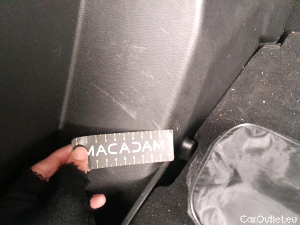  Peugeot  2008 PEUGEOT  / 2019 / 5P / todoterreno Allure BlueHDI 81kW (110CV) #16