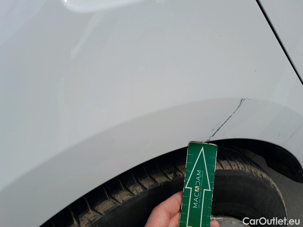  Renault  Clio RENAULT  / 2019 / 5P / berlina con portón Business TCe 74 kW (100CV) GLP #23