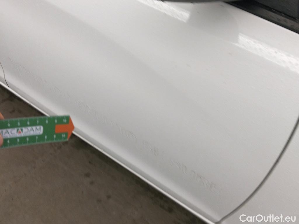  Peugeot  308 PEUGEOT  / 2017 / 5P / berlina con portón 5P Style BlueHDi 100 S&S 6 Vel. MAN #18