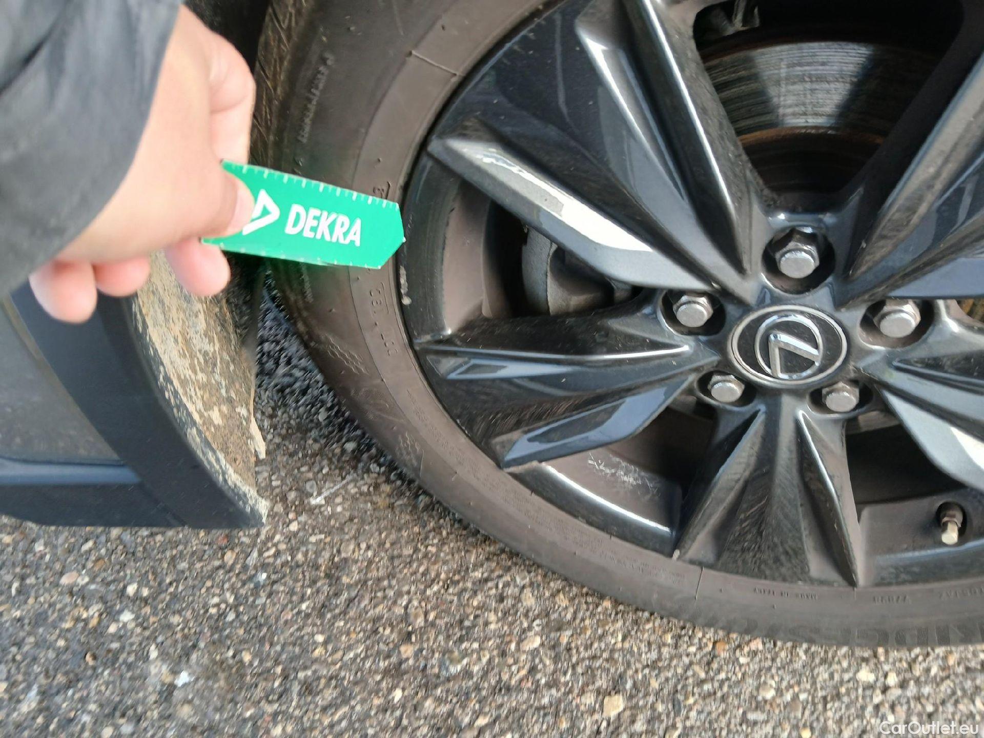  Lexus  UX LEXUS  / 2018 / 5P / todoterreno 2.0 250h Business Navigation (CX) #22