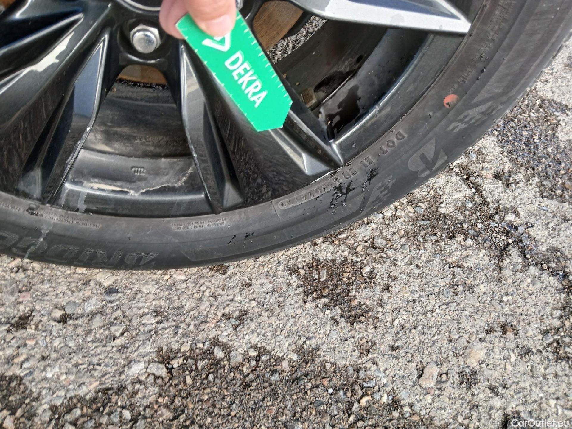  Lexus  UX LEXUS  / 2018 / 5P / todoterreno 2.0 250h Business Navigation (CX) #29