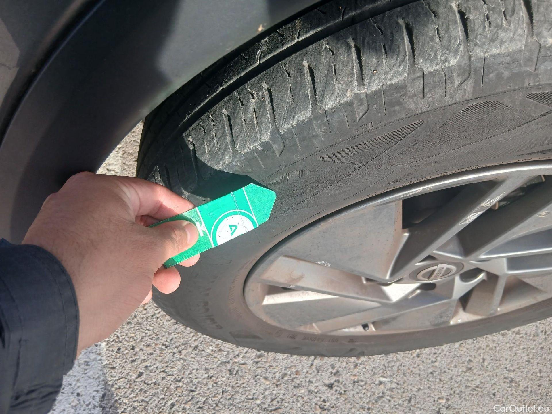  Nissan  Qashqai NISSAN  / 2021 / 5P / todoterreno DIG-T 116kW (158CV) mHEV Xtronic Acenta (AC) #4