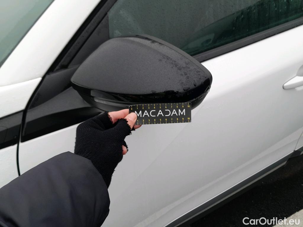  Peugeot  2008 PEUGEOT  / 2019 / 5P / todoterreno Allure BlueHDI 81kW (110CV) #29