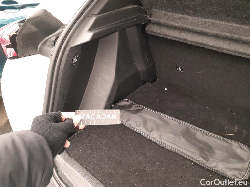  Peugeot  2008 PEUGEOT  / 2019 / 5P / todoterreno Allure BlueHDI 81kW (110CV) #15