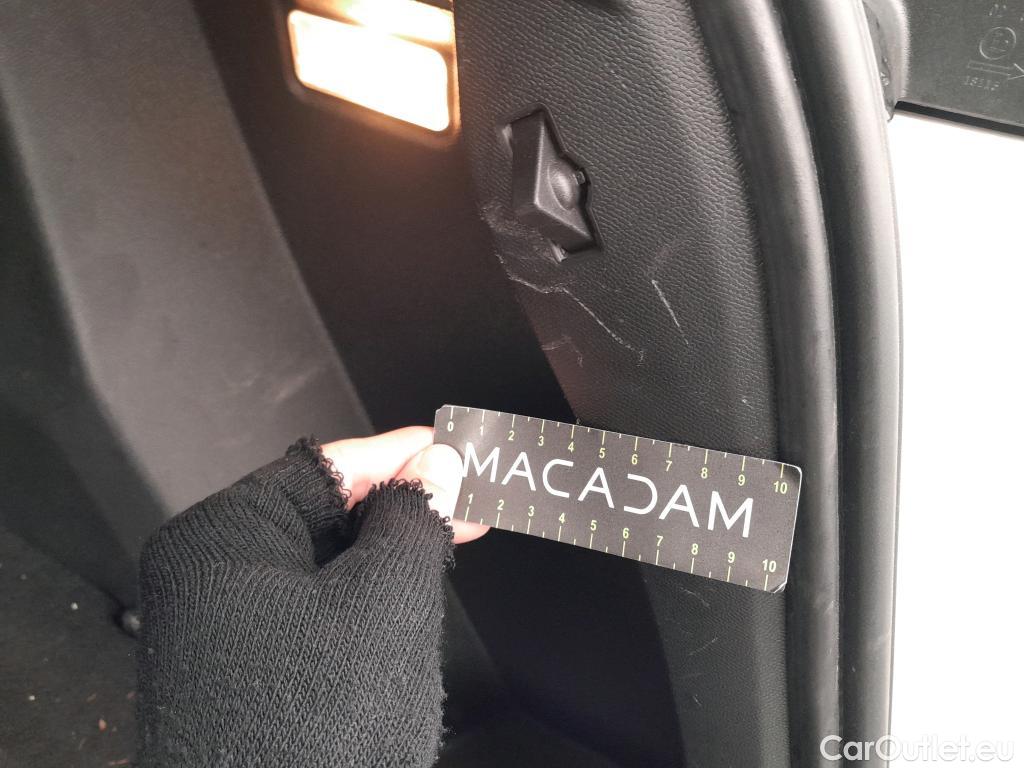  Peugeot  2008 PEUGEOT  / 2019 / 5P / todoterreno Allure BlueHDI 81kW (110CV) #18