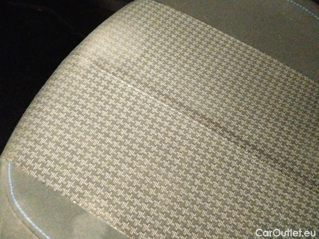  Peugeot  308 PEUGEOT  / 2017 / 5P / berlina con portón 5P Style BlueHDi 100 S&S 6 Vel. MAN #25