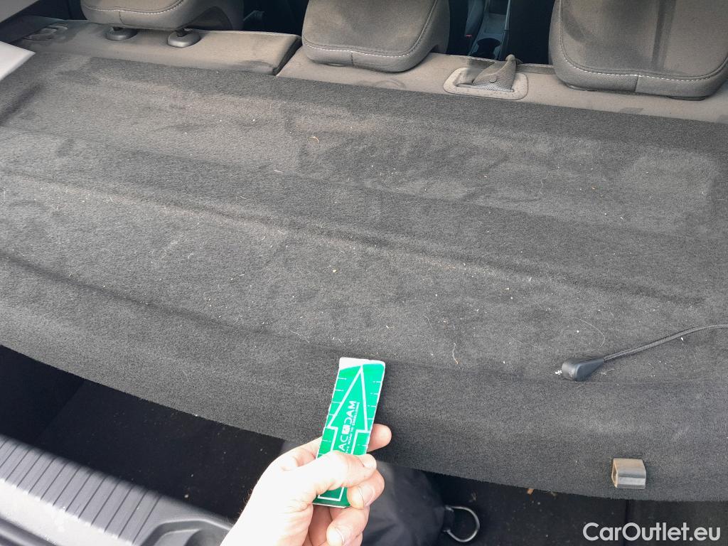  Renault  Clio RENAULT  / 2019 / 5P / berlina con portón Business TCe 74 kW (100CV) GLP #4