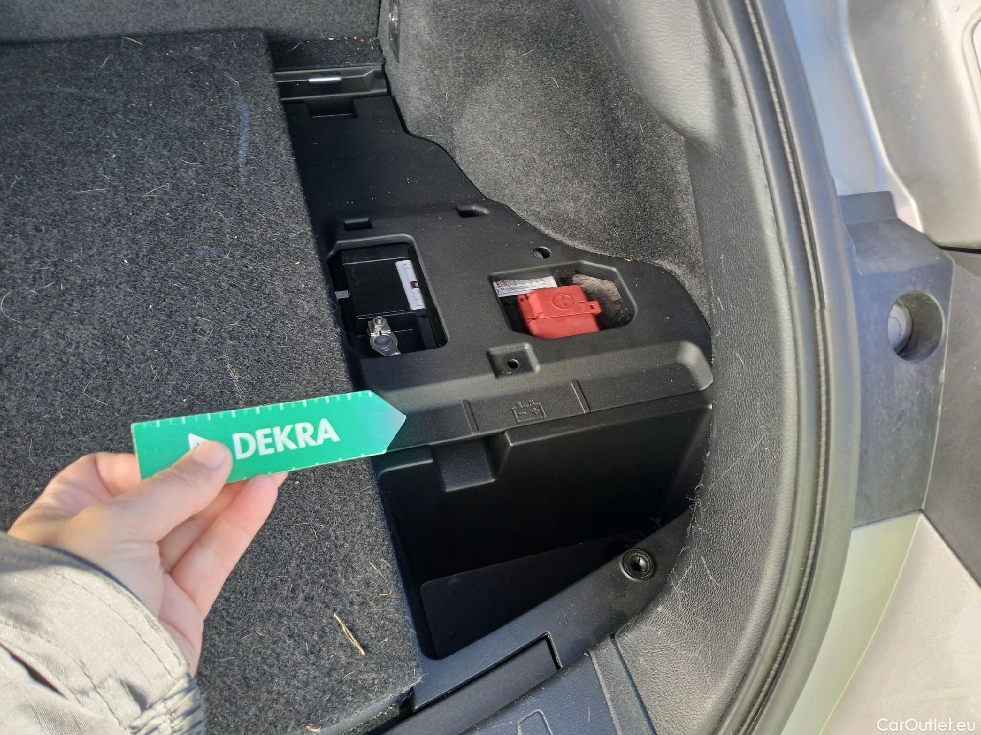  Lexus  UX LEXUS  / 2018 / 5P / todoterreno 2.0 250h Business Navigation (CX) #3