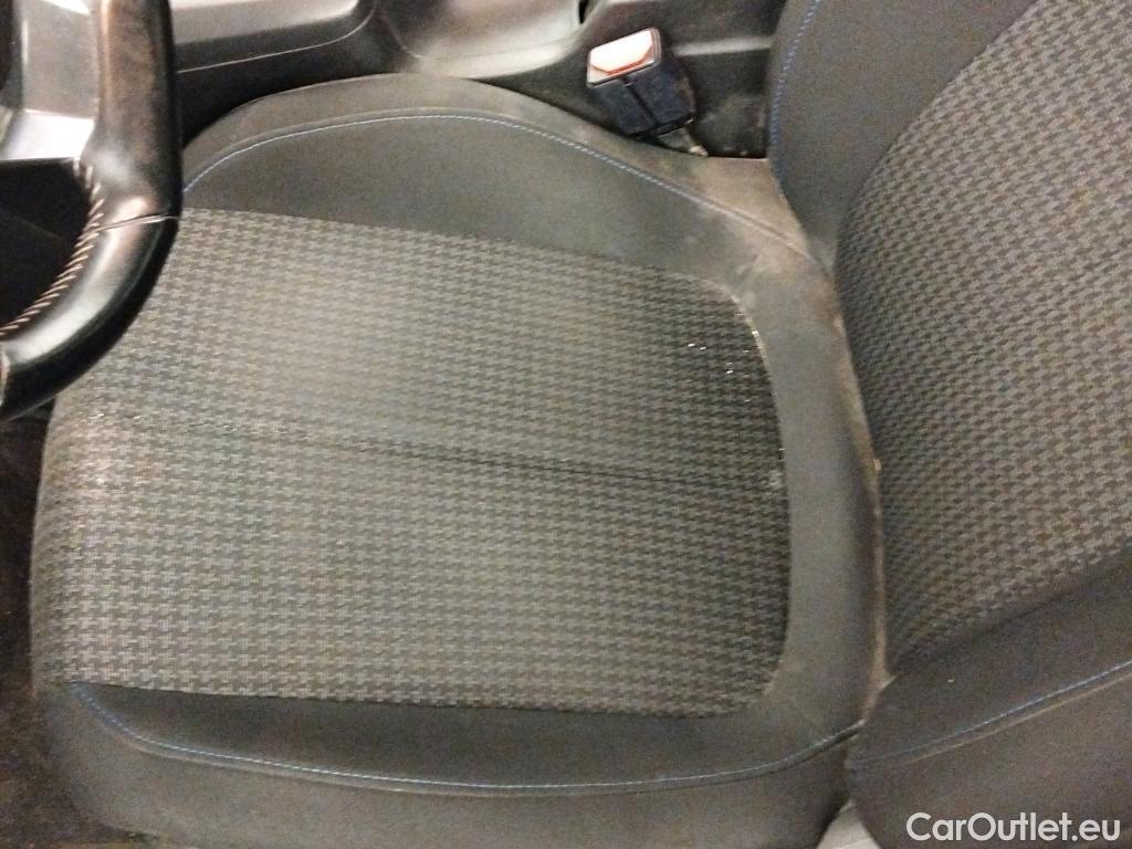  Peugeot  308 PEUGEOT  / 2017 / 5P / berlina con portón 5P Style BlueHDi 100 S&S 6 Vel. MAN #22