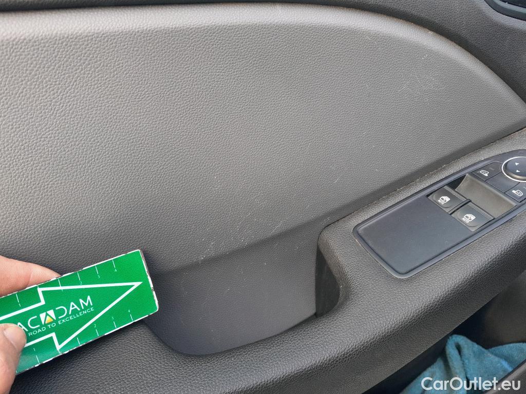  Renault  Clio RENAULT  / 2019 / 5P / berlina con portón Business TCe 74 kW (100CV) GLP #7