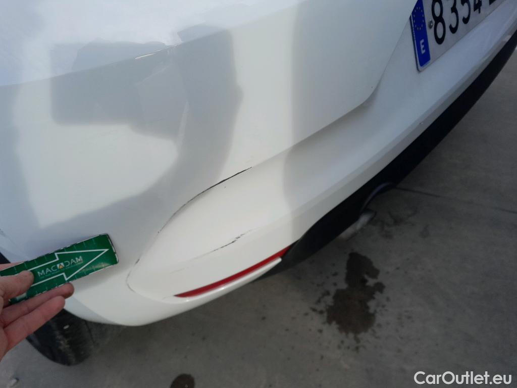  Renault  Clio RENAULT  / 2019 / 5P / berlina con portón Business TCe 74 kW (100CV) GLP #12