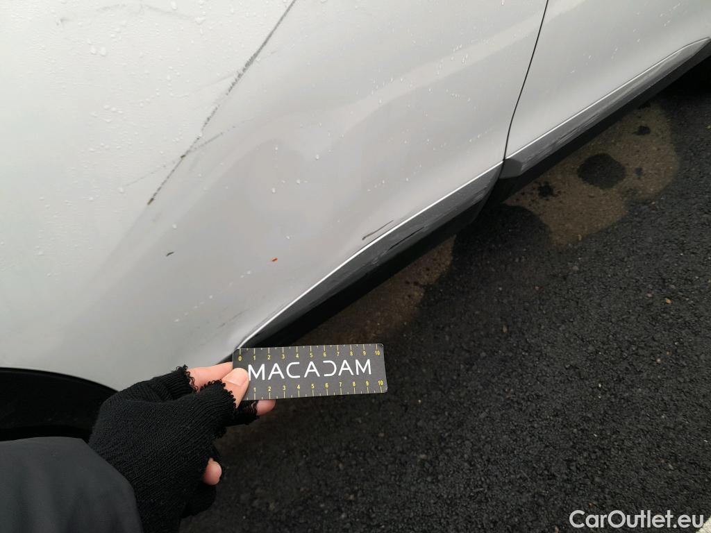  Peugeot  2008 PEUGEOT  / 2019 / 5P / todoterreno Allure BlueHDI 81kW (110CV) #33