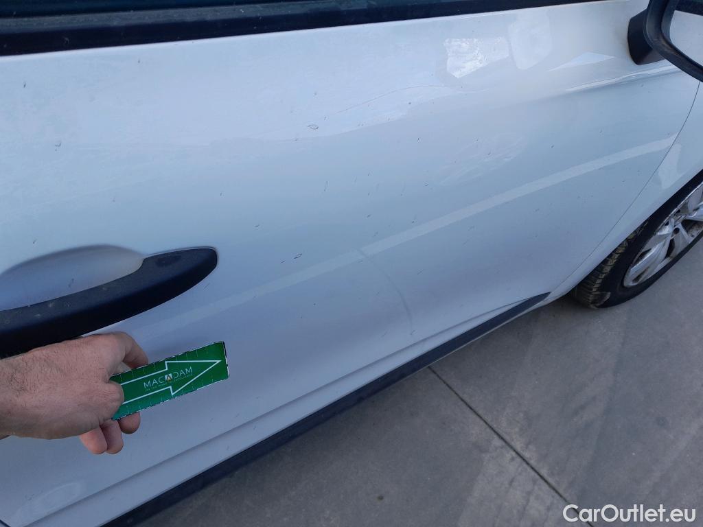  Renault  Clio RENAULT  / 2019 / 5P / berlina con portón Business TCe 74 kW (100CV) GLP #3