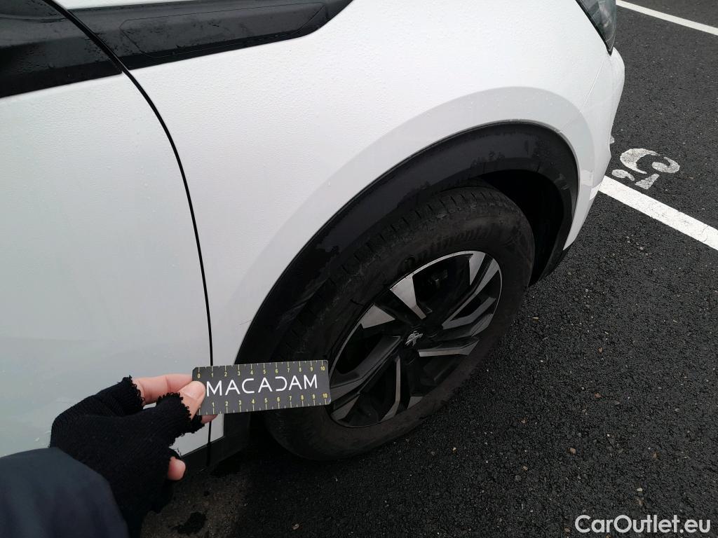  Peugeot  2008 PEUGEOT  / 2019 / 5P / todoterreno Allure BlueHDI 81kW (110CV) #37