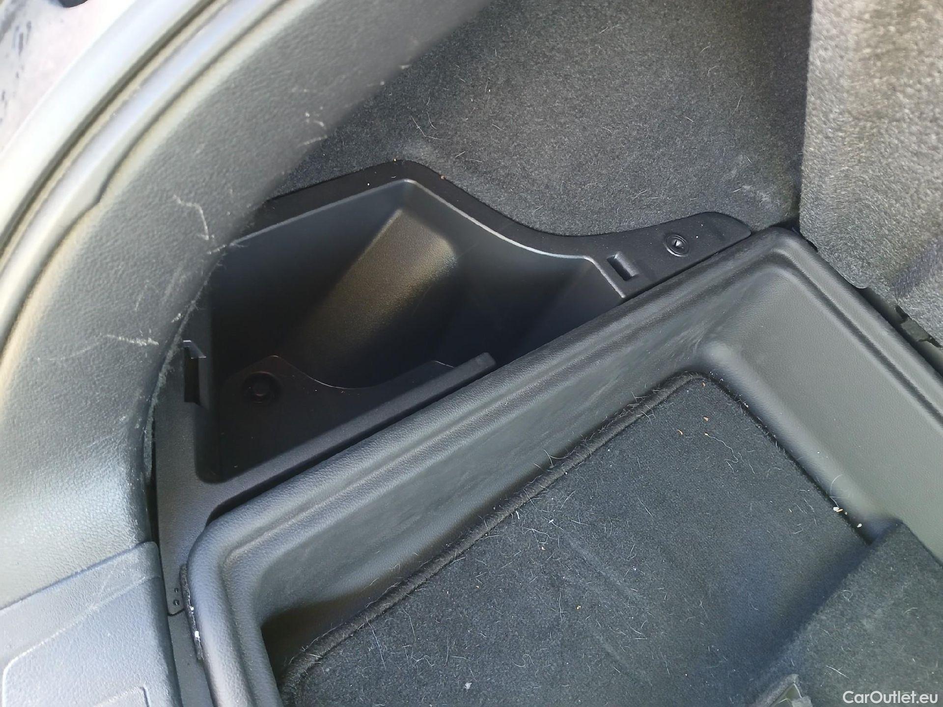  Lexus  UX LEXUS  / 2018 / 5P / todoterreno 2.0 250h Business Navigation (CX) #4