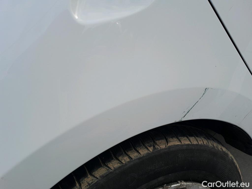  Renault  Clio RENAULT  / 2019 / 5P / berlina con portón Business TCe 74 kW (100CV) GLP #22