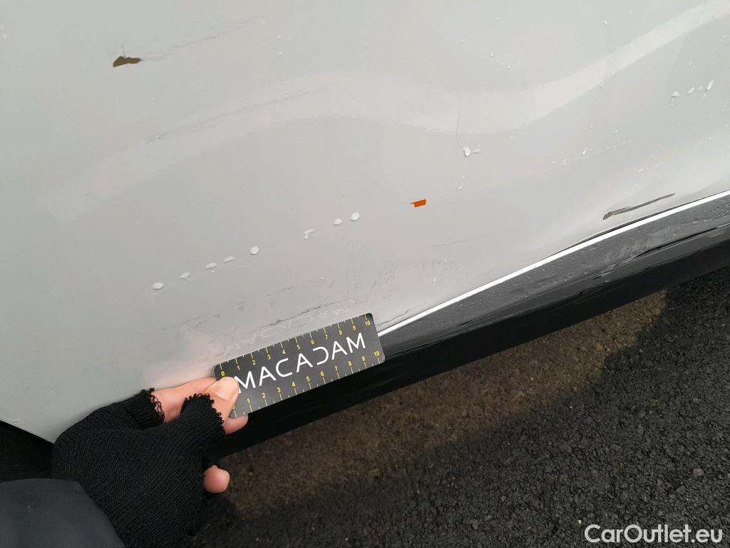  Peugeot  2008 PEUGEOT  / 2019 / 5P / todoterreno Allure BlueHDI 81kW (110CV) #9