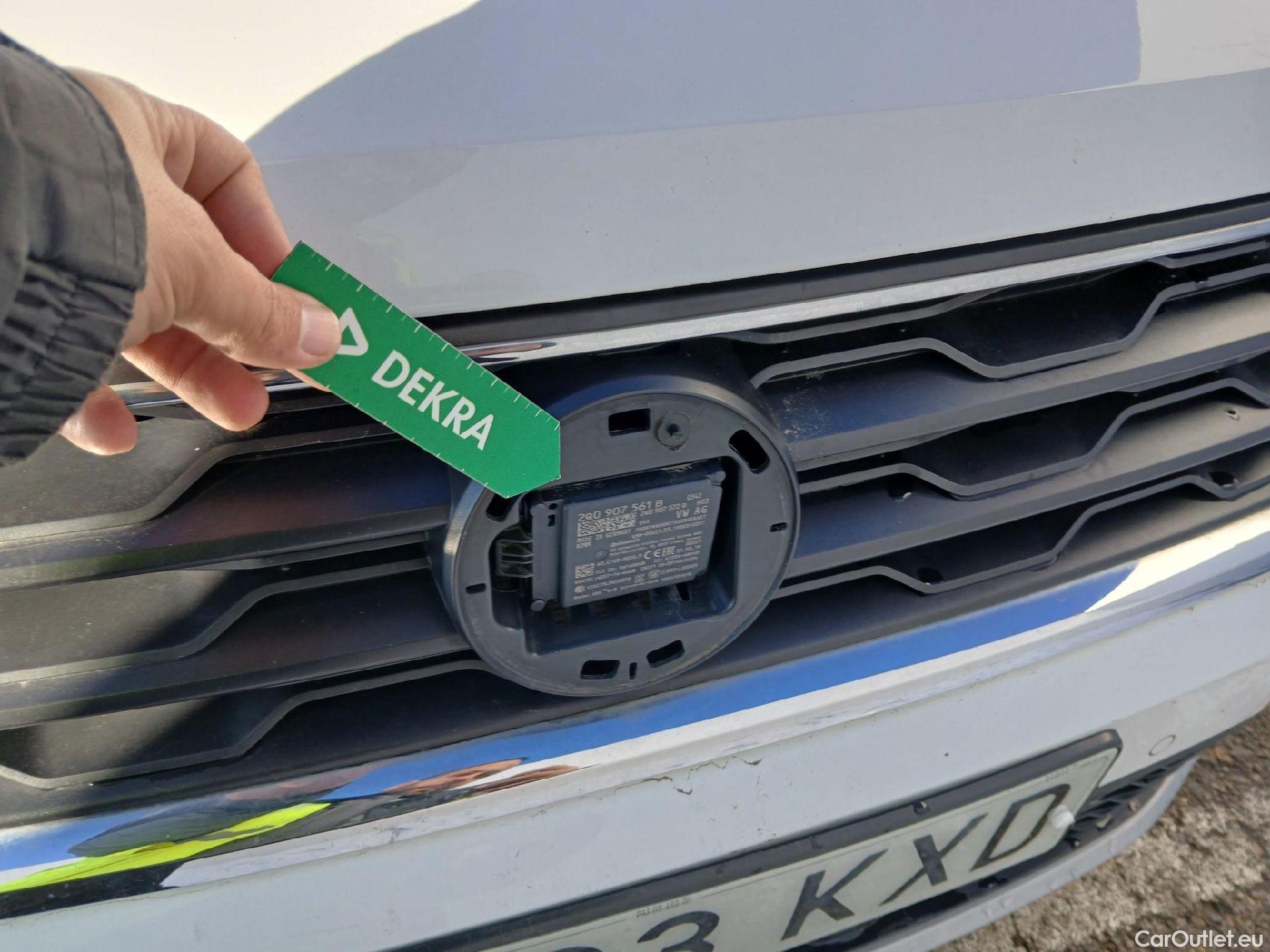  Volkswagen  T-ROC VOLKSWAGEN  / 2017 / 5P / todoterreno Advance 1.0 TSI 85kW (115CV) #25