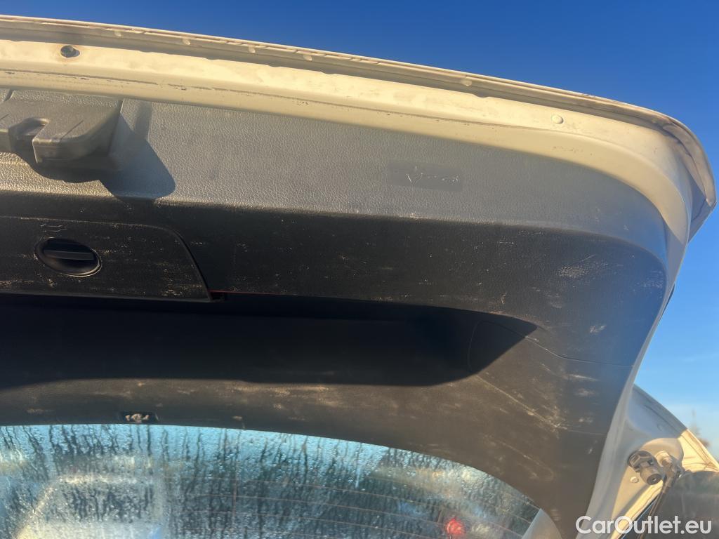  Volkswagen  Golf  VOLKSWAGEN / 2016 / 5P / berlina con portón Ready2Go 1.6 TDI 85kW (115CV) #17