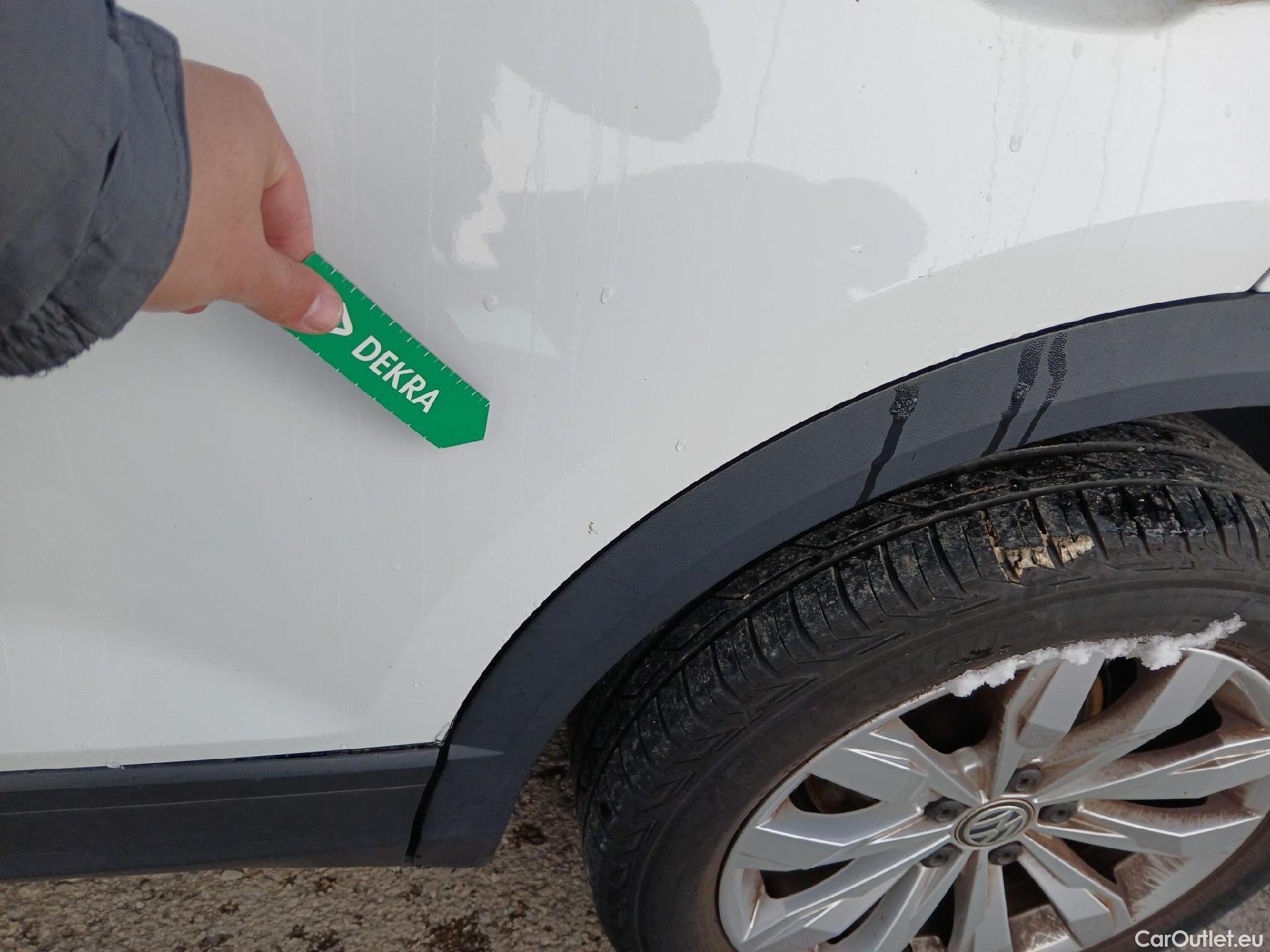  Volkswagen  T-ROC VOLKSWAGEN  / 2017 / 5P / todoterreno Advance 1.0 TSI 85kW (115CV) #9