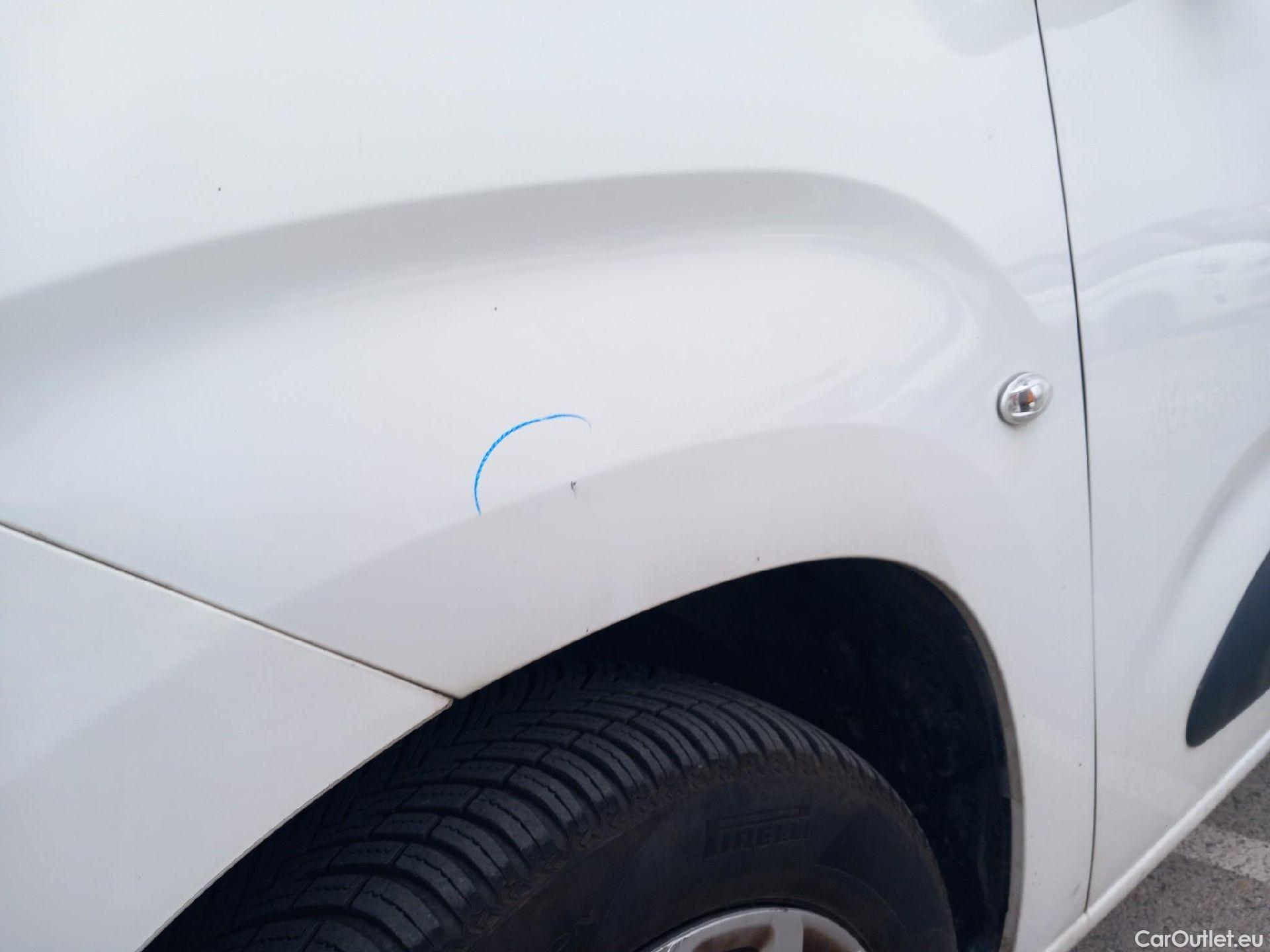  Citroen  Berlingo CITROEN  / 2018 / 5P / monovolumen compacto Talla M BlueHDi 100 S&S FEEL #19