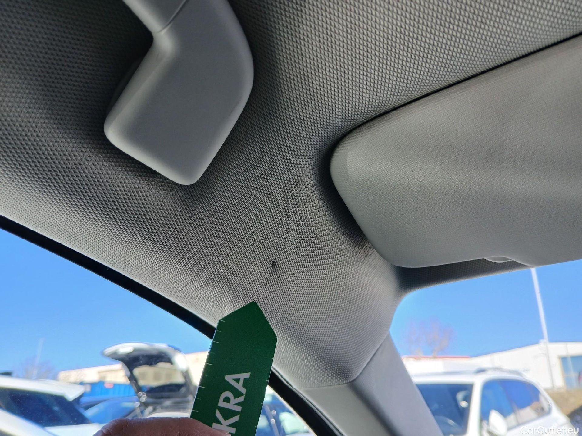  Volkswagen  T-ROC VOLKSWAGEN  / 2017 / 5P / todoterreno Advance 1.0 TSI 85kW (115CV) #1