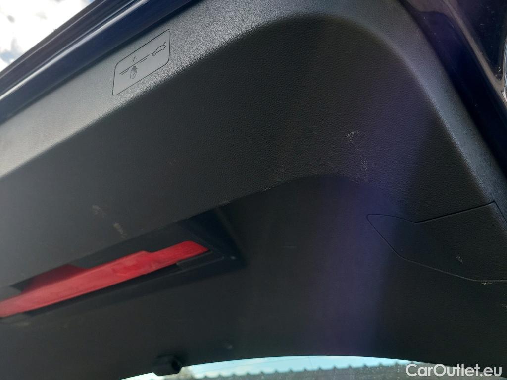  Volkswagen  Golf  VOLKSWAGEN / 2020 / 5P / berlina con portón 1.0 TSI 81kW (110CV) #9