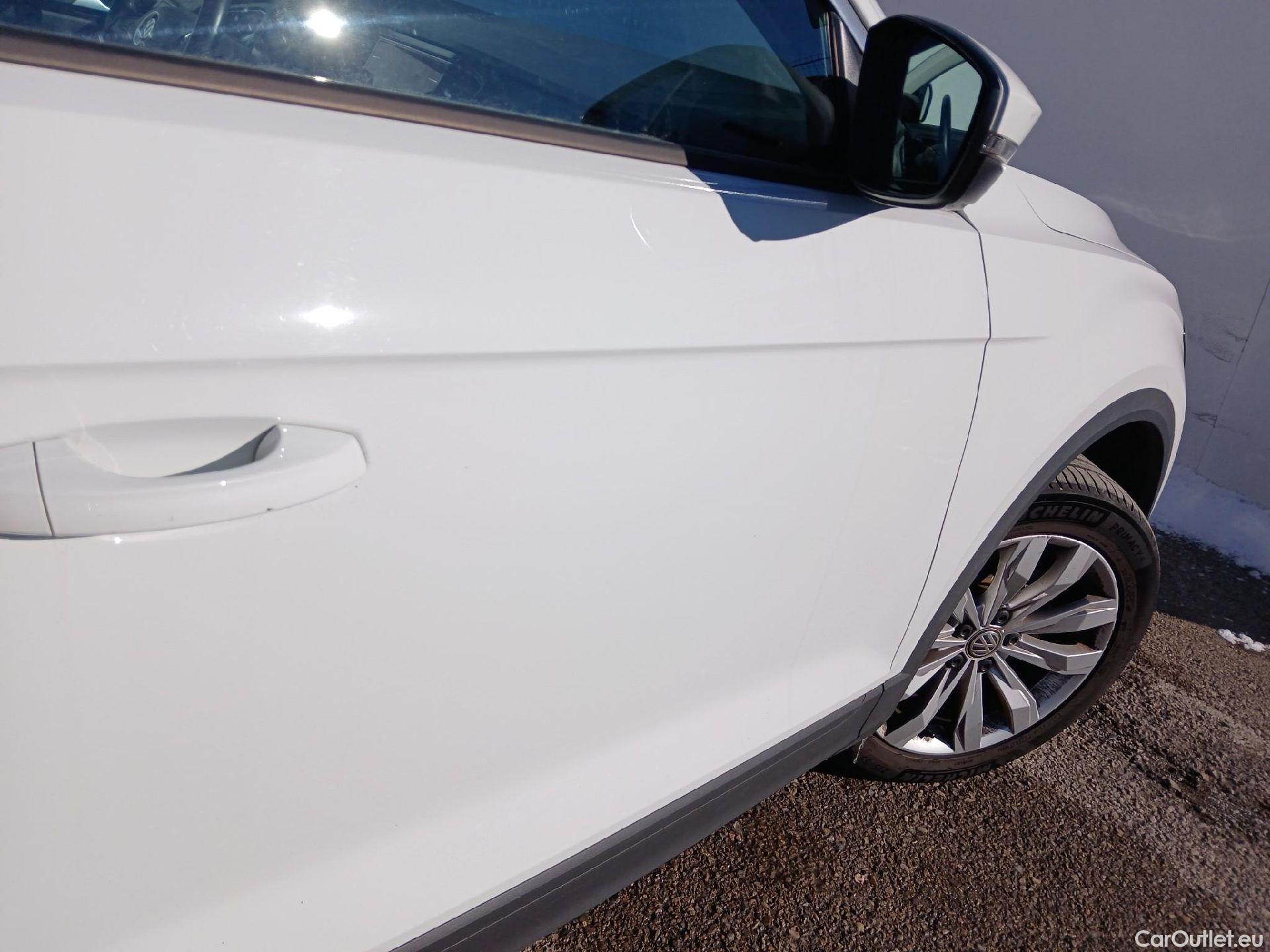  Volkswagen  T-ROC VOLKSWAGEN  / 2017 / 5P / todoterreno Advance 1.0 TSI 85kW (115CV) #18