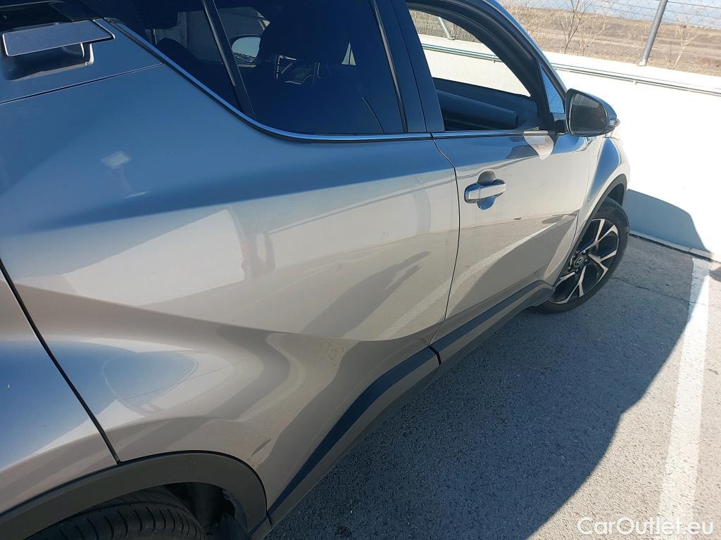  Toyota  C-HR TOYOTA  / 2016 / 5P / todoterreno 1.8 125H Advance (CX) #3