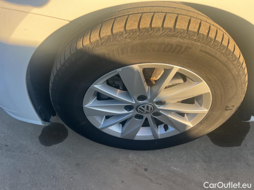  Volkswagen  Golf  VOLKSWAGEN / 2016 / 5P / berlina con portón Ready2Go 1.6 TDI 85kW (115CV) #13