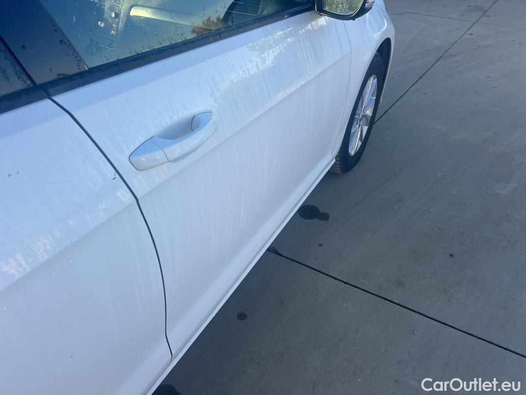  Volkswagen  Golf  VOLKSWAGEN / 2016 / 5P / berlina con portón Ready2Go 1.6 TDI 85kW (115CV) #3