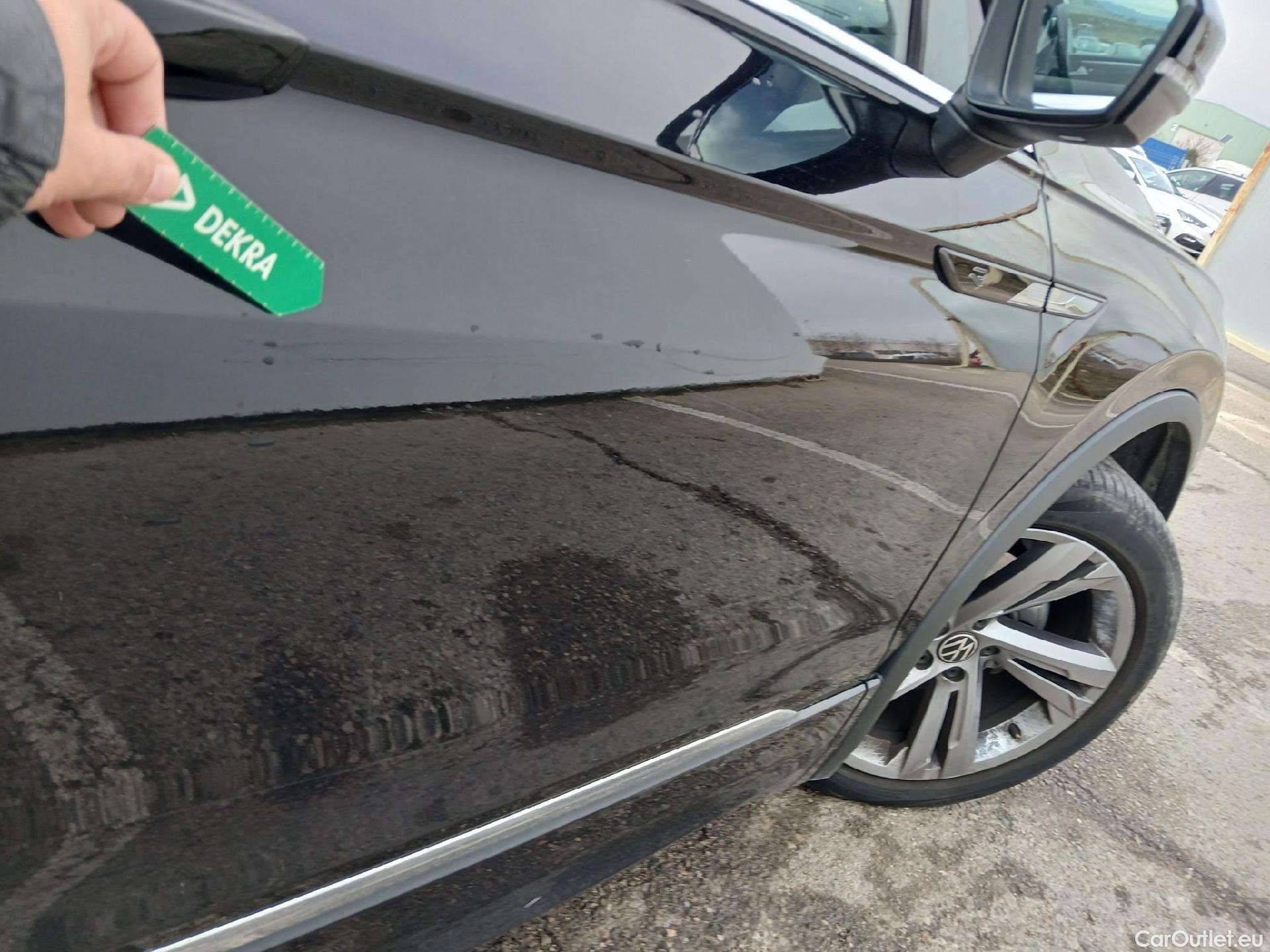  Volkswagen  Tiguan VOLKSWAGEN  / 2020 / 5P / todoterreno R-Line 2.0 TDI 110kW (150CV) DSG #33