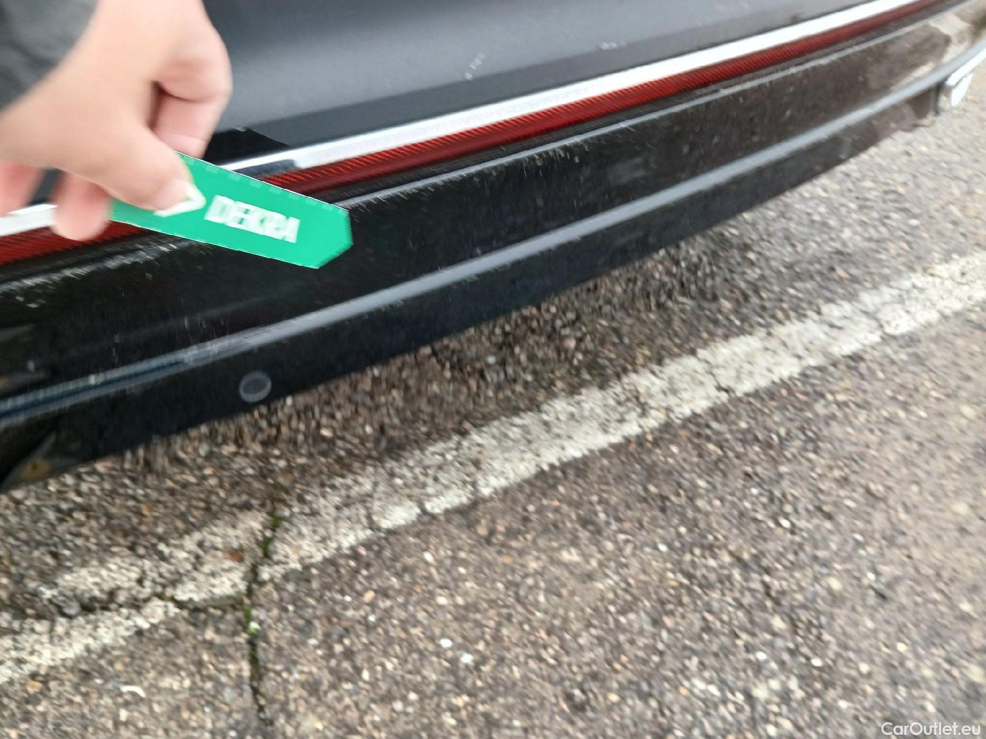  Volkswagen  Tiguan VOLKSWAGEN  / 2020 / 5P / todoterreno R-Line 2.0 TDI 110kW (150CV) DSG #23