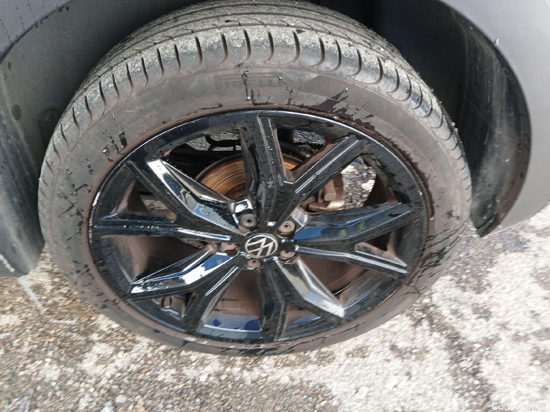  Volkswagen  T-CROSS VOLKSWAGEN  / 2018 / 5P / todoterreno Sport 1.5 TSI 110kW (150CV) DSG #19