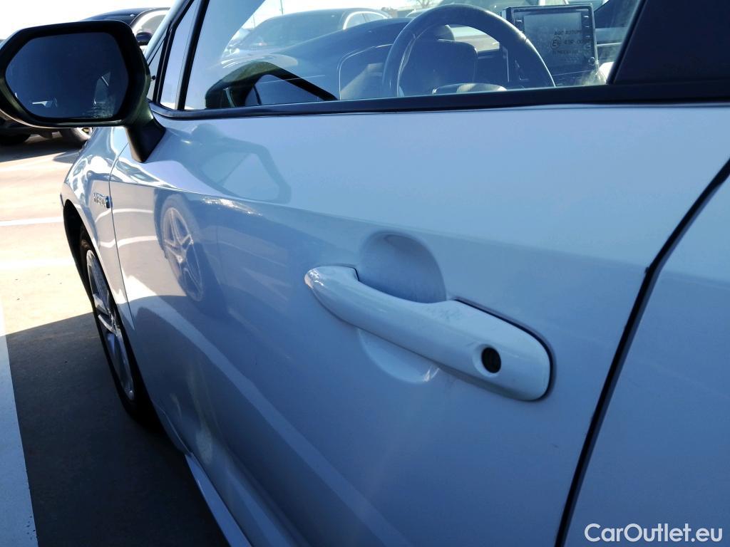  Toyota  Corolla TOYOTA  / 2019 / 5P / berlina con portón 1.8 125H BUSINESS PLUS E-CVT #18