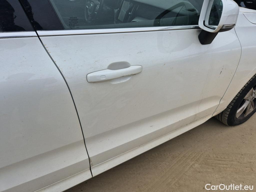  Volvo  XC60 VOLVO  / 2017 / 5P / todoterreno 2.0 B4 D Core Auto #27