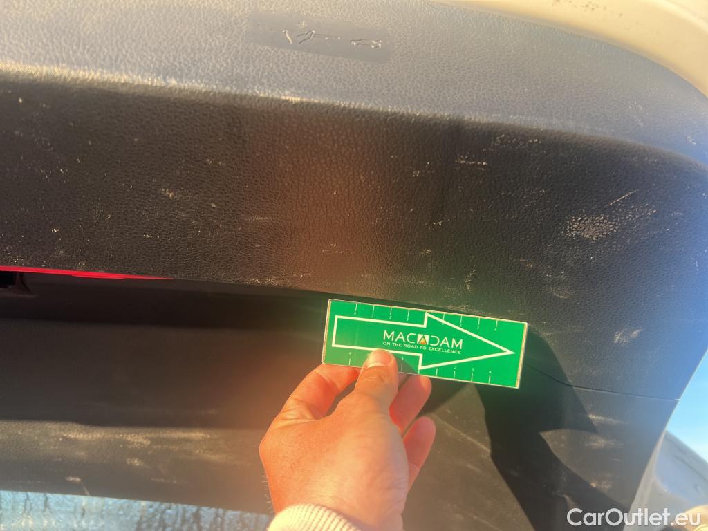  Volkswagen  Golf  VOLKSWAGEN / 2016 / 5P / berlina con portón Ready2Go 1.6 TDI 85kW (115CV) #18